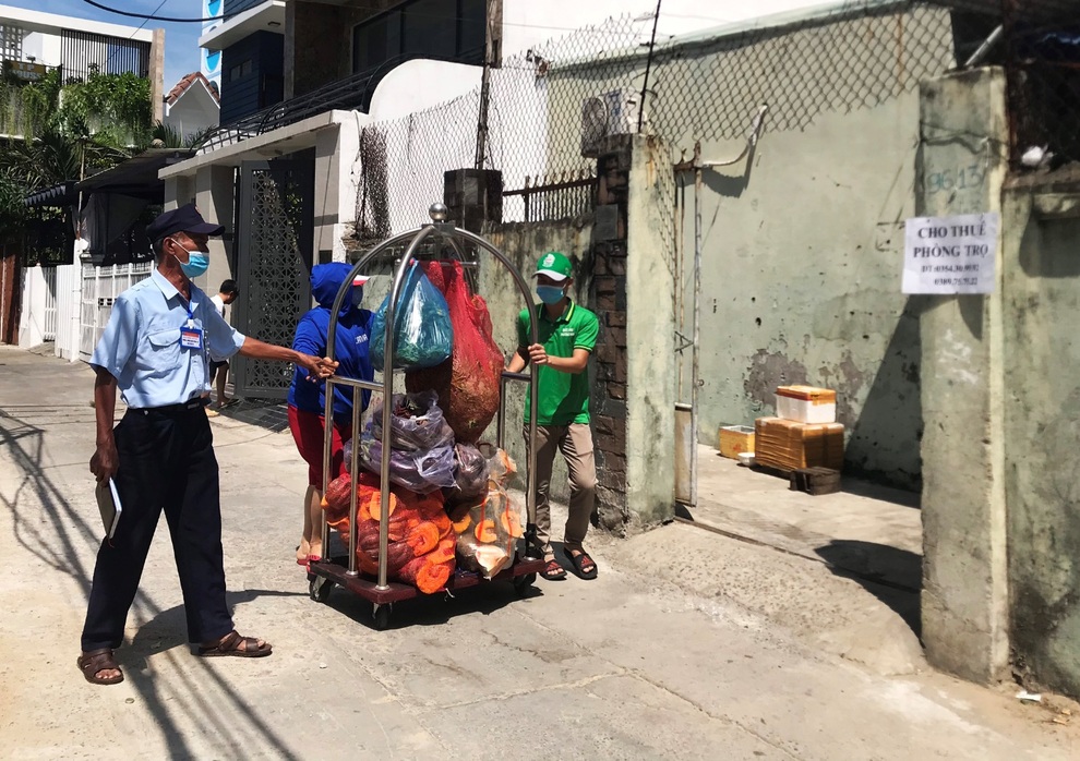 Những anh nuôi đặc biệt khi người dân Đà Nẵng ở yên trong nhà - 2 Những anh nuôi đặc biệt khi người dân Đà Nẵng ở yên trong nhà - 2