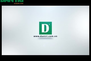 Chị Thanh đi phụ hồ kiếm tiền chữa bệnh cho con.