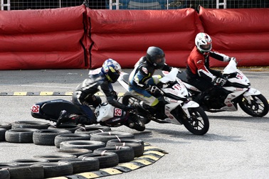 Lần đầu xem đua xe có tổ chức tại Hà Nội