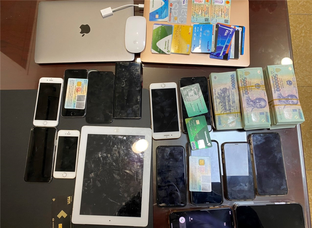 Bộ Công an triệt phá đường dây cá độ bóng đá với số tiền 3.000 tỷ đồng - 2 Bộ Công an triệt phá đường dây cá độ bóng đá với số tiền 3.000 tỷ đồng - 2