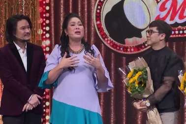 NSND Hồng Vân bật khóc khi chưa từng nói lời cảm ơn đúng nghĩa với đàn anh Thành Lộc