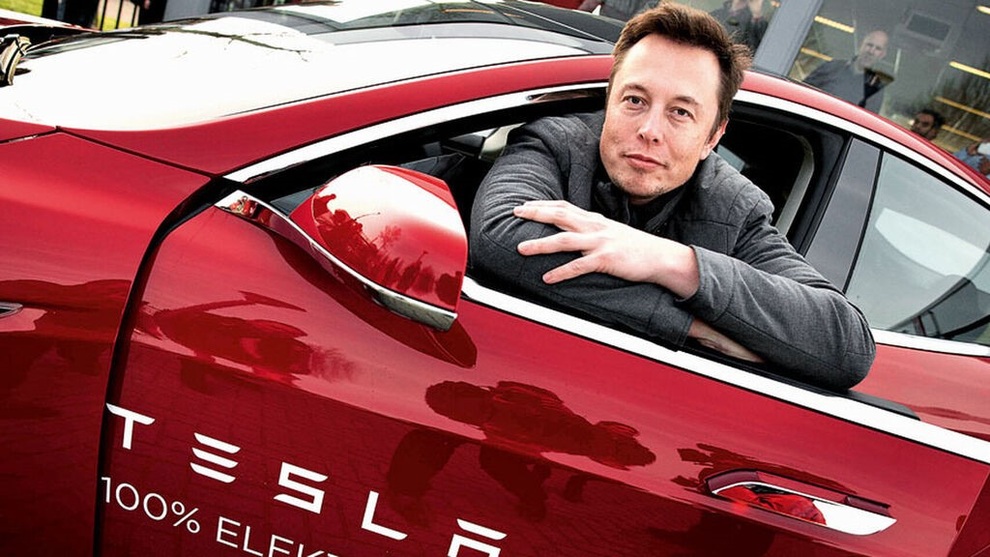 Tesla gia nhập câu lạc bộ 1.000 tỷ USD, đứng chung sân với Apple, Google - 1 Tesla gia nhập câu lạc bộ 1.000 tỷ USD, đứng chung sân với Apple, Google - 1