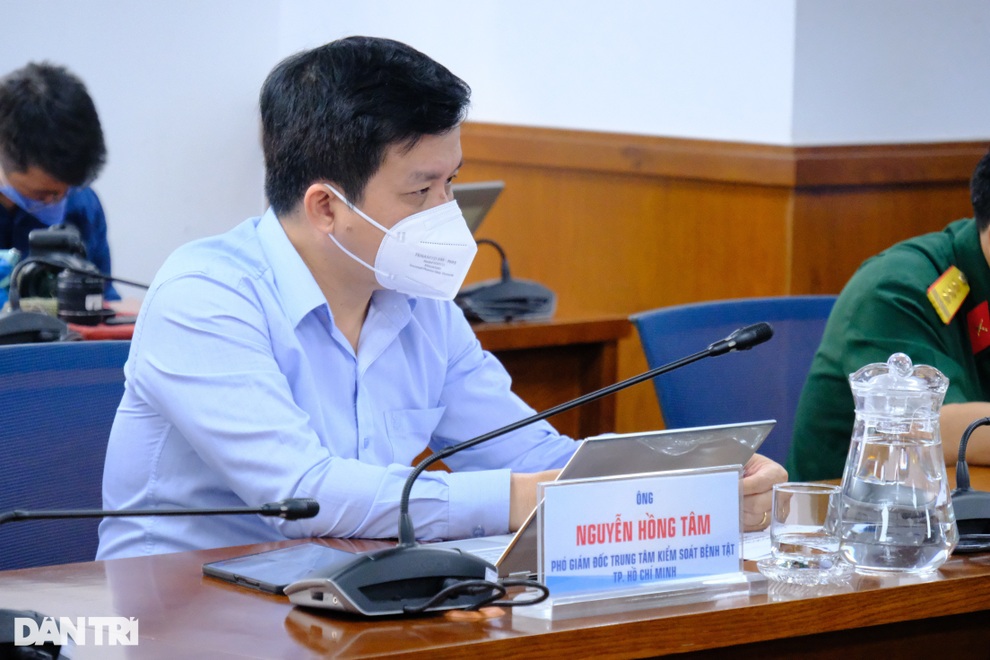 Người Việt gặp khó khi đi nước ngoài vì giấy tiêm vaccine thiếu tiếng Anh - 1 Người Việt gặp khó khi đi nước ngoài vì giấy tiêm vaccine thiếu tiếng Anh - 1