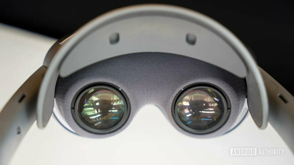 Närbild på Samsungs Galaxy XR VR-glasögon, som konkurrerar med Apple Vision Pro - 3 Cận cảnh kính thực tế ảo Galaxy XR của Samsung, cạnh tranh Apple Vision Pro - 3
