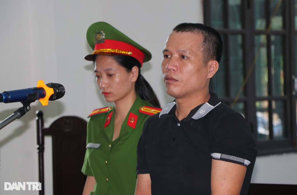 Bất ngờ cách xử lý của nhân viên ngân hàng khi đối mặt tên cướp - 1 Bất ngờ cách xử lý của nhân viên ngân hàng khi đối mặt tên cướp - 1