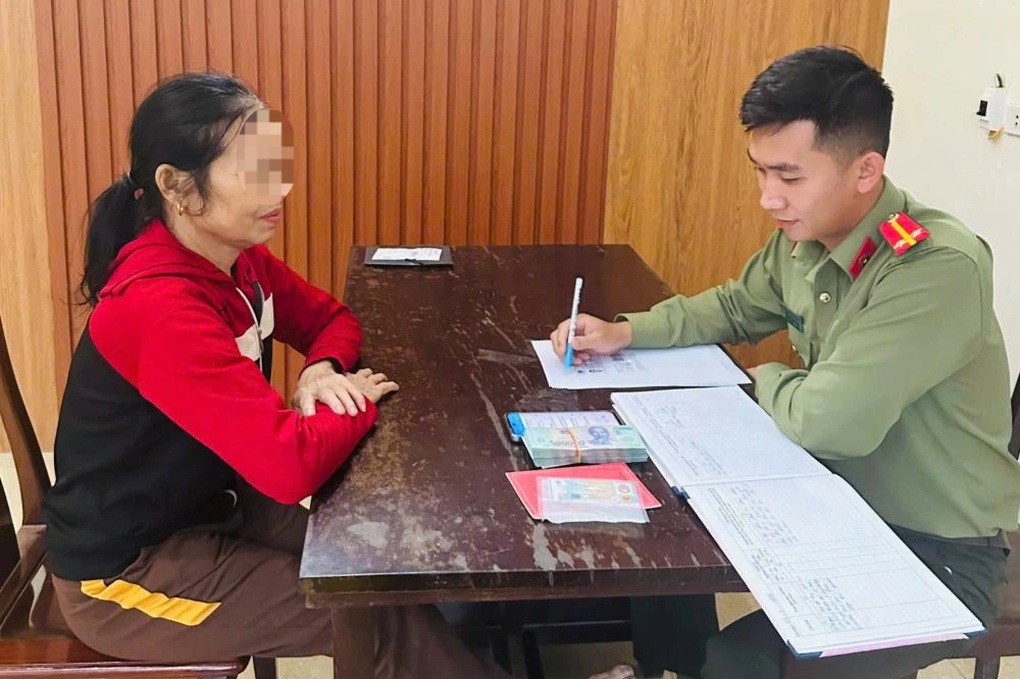 Chồng báo công an vì vợ ở trong phòng kín, chỉ ra chỗ vắng người - 1 Chồng báo công an vì vợ ở trong phòng kín, chỉ ra chỗ vắng người - 1