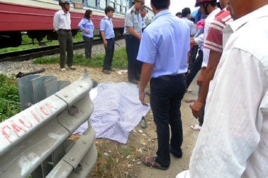 Bị cuốn vào gầm tàu hỏa, một người tử vong
