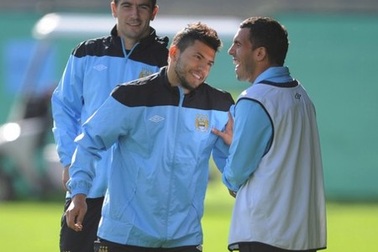 Man City buộc phải giảm 50% tiền phạt Tevez