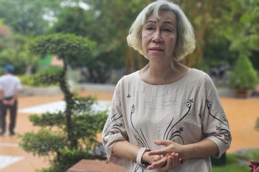 Giọt nước mắt của con gái Anh hùng liệt sỹ Trần Văn Kiểu ở Công viên Lê Thị Riêng