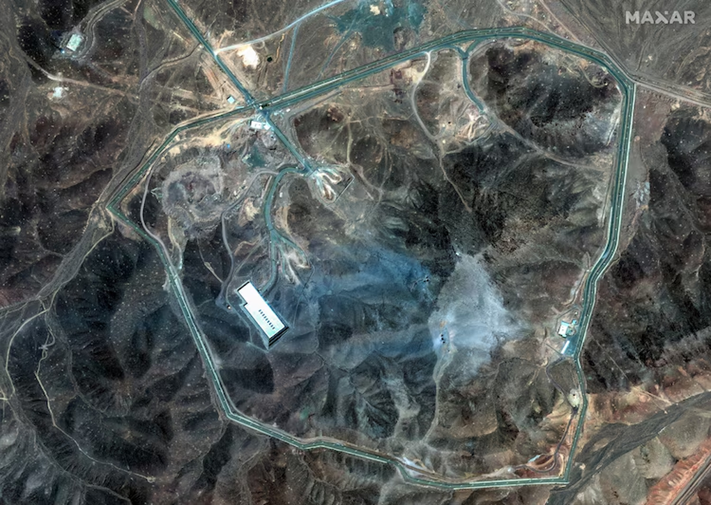 Siêu bom của Mỹ không thể công phá cơ sở hạt nhân Iran - 1 Siêu bom của Mỹ không thể công phá cơ sở hạt nhân Iran