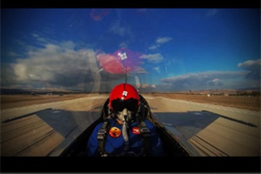  Chóng mặt cảnh F16 bay 4km trong vài chục giây