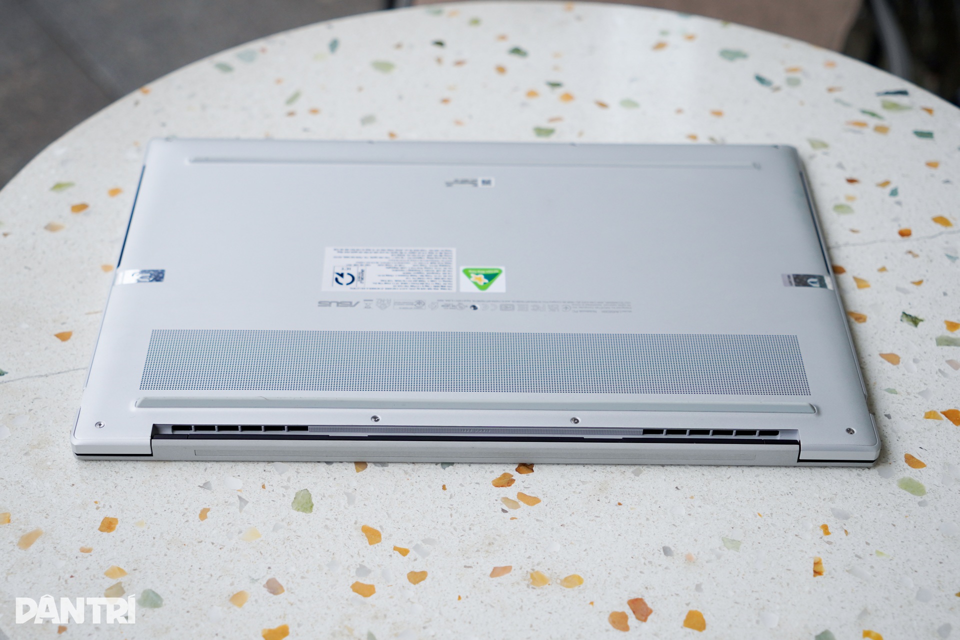 Обзор Asus Zenbook S16: конкурент MacBook Air M4 15 дюймов — 15 Đánh giá Asus Zenbook S16: Đối thủ của MacBook Air M4 15 inch - 15