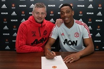 MU chính thức “trói chân” thành công Martial