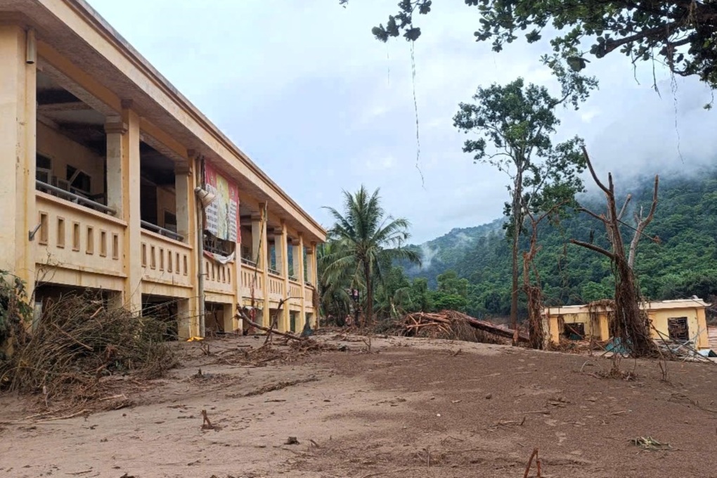 Người dân miền tây xứ Nghệ cần gì sau cơn lũ dữ càn quét tan hoang? - 5 Người dân miền tây xứ Nghệ cần gì sau cơn lũ dữ càn quét tan hoang? - 5