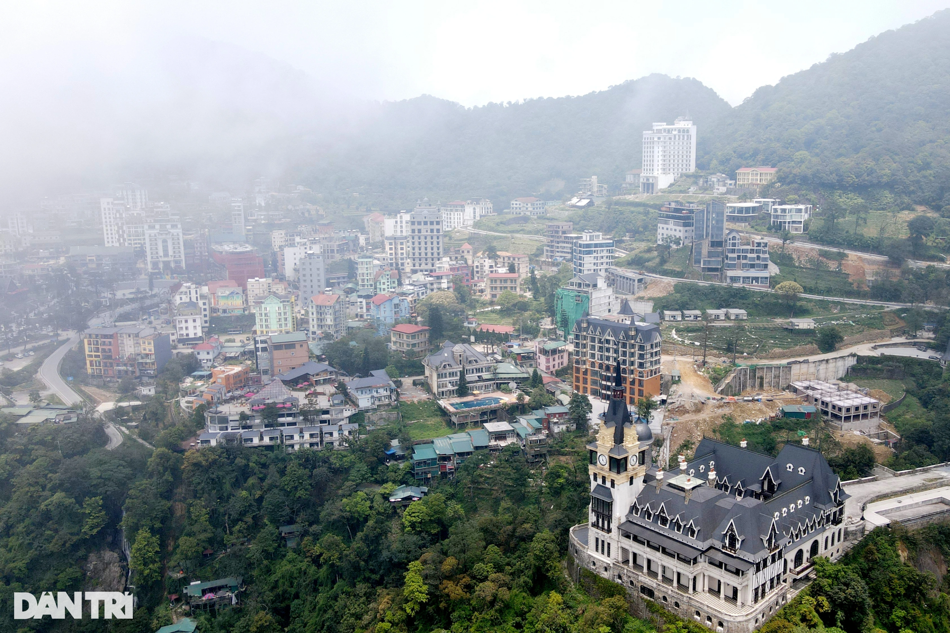 Cận cảnh rừng bê tông ở khu du lịch Tam Đảo - 1 Cận cảnh rừng bê tông ở khu du lịch Tam Đảo - 1