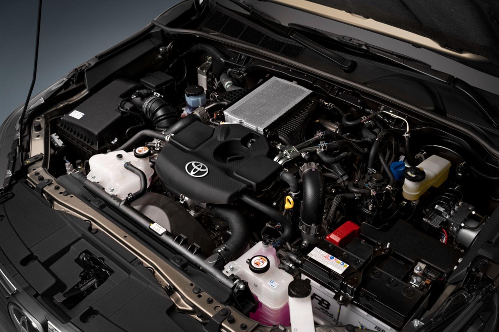 Toyota Fortuner 2025 hybrid ra mắt: Có hệ thống off-road như Land Cruiser - 2 Toyota Fortuner 2025 hybrid ra mắt: Có hệ thống off-road như Land Cruiser - 2