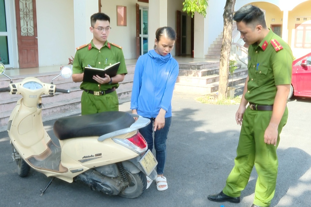 Vờ chuyển khoản mua vàng rồi cướp luôn nhẫn 5 chỉ - 1 Vờ chuyển khoản mua vàng rồi cướp luôn nhẫn 5 chỉ - 1