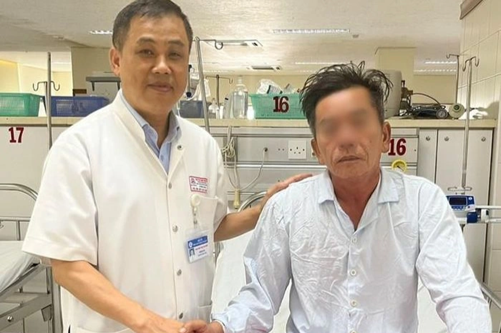 Chủ tịch phường ở Thừa Thiên Huế bị đâm đã qua cơn nguy kịch - 1 Chủ tịch phường ở Thừa Thiên Huế bị đâm đã qua cơn nguy kịch - 1