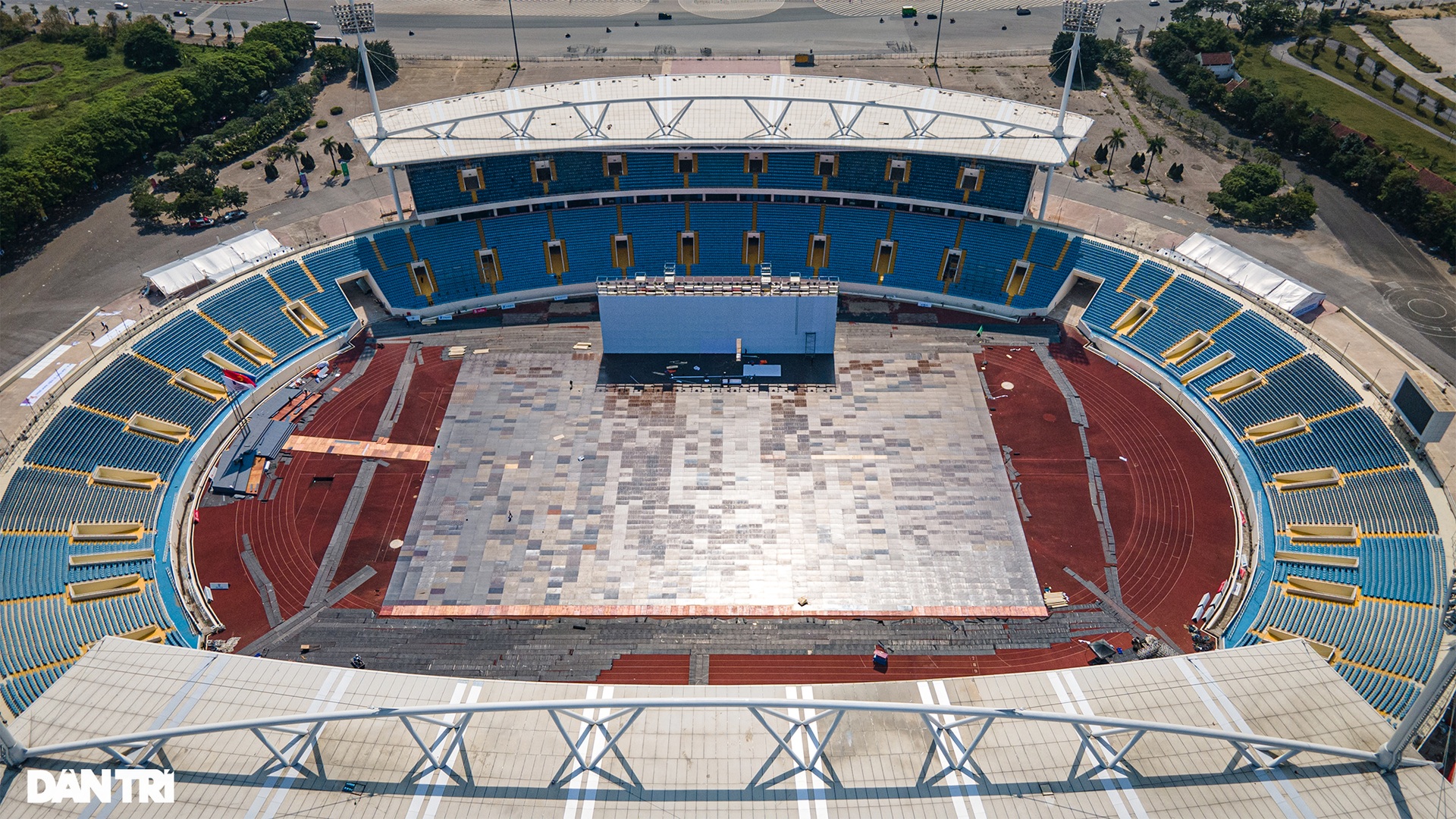 Bên trong đại công trường SVĐ Mỹ Đình chuẩn bị cho Lễ khai mạc SEA Games 31 - 5 Bên trong đại công trường SVĐ Mỹ Đình chuẩn bị cho Lễ khai mạc SEA Games 31 - 5