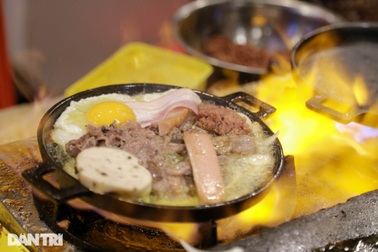 TPHCM chưa có quyết định cuối cùng trong việc mở lại hàng quán ăn tại chỗ