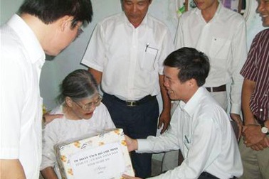 Hơn 360 tỷ đồng tặng quà Ngày thương binh, liệt sỹ