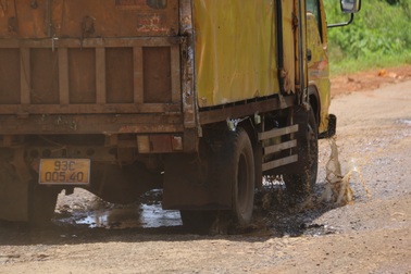 Sửa chữa tuyến đường "hỏng do Covid-19"