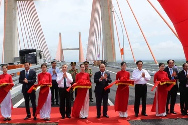 Thủ tướng phát lệnh thông xe cây cầu hơn 7.000 tỉ và cao tốc Hạ Long - Hải Phòng