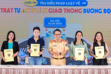 Trường học đồng hành xây dựng ý thức giao thông từ giảng đường