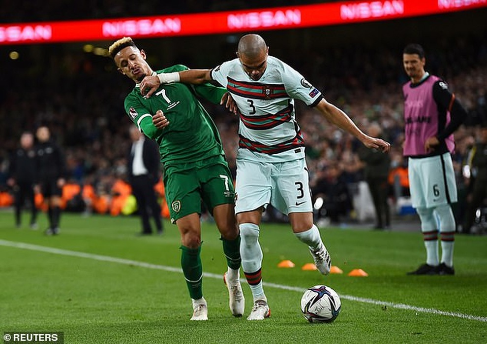 Ronaldo vô duyên cùng Bồ Đào Nha, Tây Ban Nha tiến gần tấm vé dự World Cup - 2 Ronaldo vô duyên cùng Bồ Đào Nha, Tây Ban Nha tiến gần tấm vé dự World Cup - 2