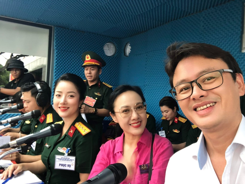 BTV Hoài Anh đọc thuyết minh A80: “Lần đầu tiên trong đời, tôi rất áp lực” - 2 BTV Hoài Anh đọc thuyết minh A80: “Lần đầu tiên trong đời, tôi rất áp lực” - 2