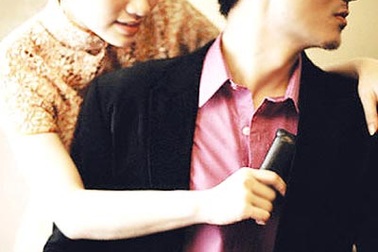 Lột ví để quản chồng 