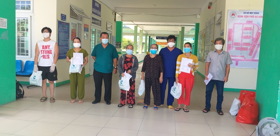 Thêm 10 bệnh nhân mắc Covid-19 ở Đà Nẵng khỏi bệnh - 1 Thêm 10 bệnh nhân mắc Covid-19 ở Đà Nẵng khỏi bệnh - 1