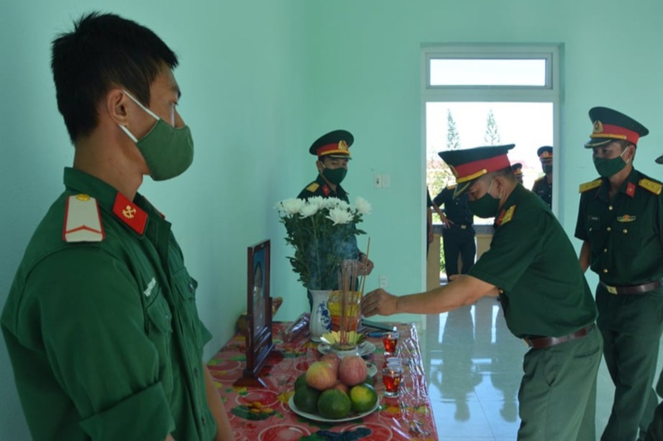 Chiến sĩ trẻ không thể về nhà chịu tang mẹ vì Covid-19 - 2 Chiến sĩ trẻ không thể về nhà chịu tang mẹ vì Covid-19 - 2