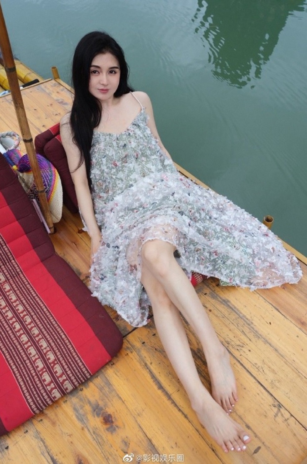 Cô gái lái cần cẩu nổi tiếng trên mạng tử vong khi đang quay clip - 2 Cô gái lái cần cẩu nổi tiếng trên mạng tử vong khi đang quay clip - 2