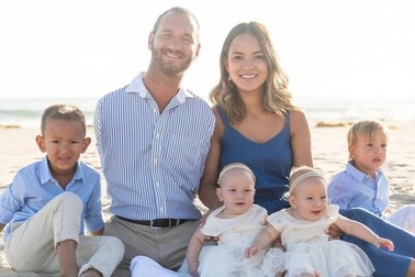 "Người đàn ông không tay chân" Nick Vujicic: "Đừng Bao Giờ Từ Bỏ Khát Vọng"