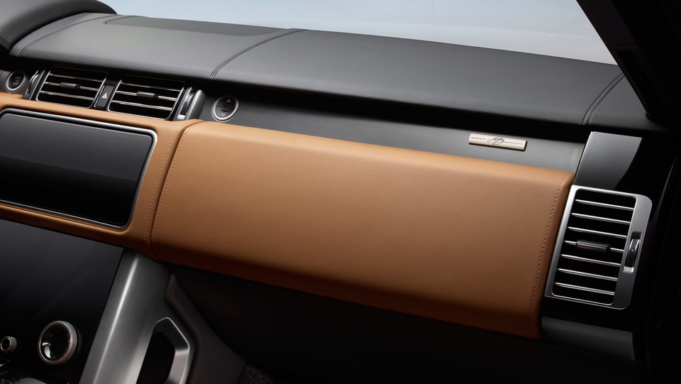 Phiên bản đặc biệt Range Rover Fifty đánh dấu 50 năm truyền cảm hứng - 18 Phiên bản đặc biệt Range Rover Fifty đánh dấu 50 năm truyền cảm hứng - 18