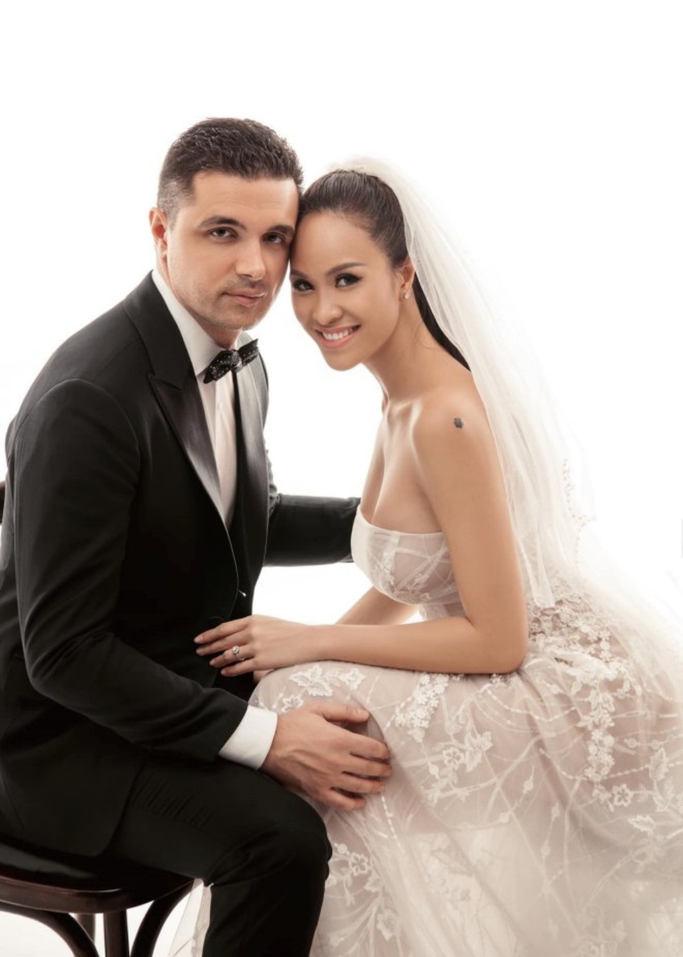 Siêu mẫu Phương Mai tiết lộ chuyện chồng Tây ăn Tết Việt và mẹ chồng “vàng 10” - 1 Siêu mẫu Phương Mai tiết lộ chuyện chồng Tây ăn Tết Việt và mẹ chồng “vàng 10” - 1