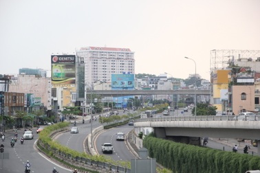 Xử lý “con đường đau khổ”: Thuê máy bơm siêu khủng hay chi 500 tỷ sửa chữa?