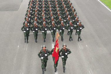 Màn hợp luyện trùng trùng như sóng kỷ niệm 70 năm Chiến thắng Điện Biên Phủ