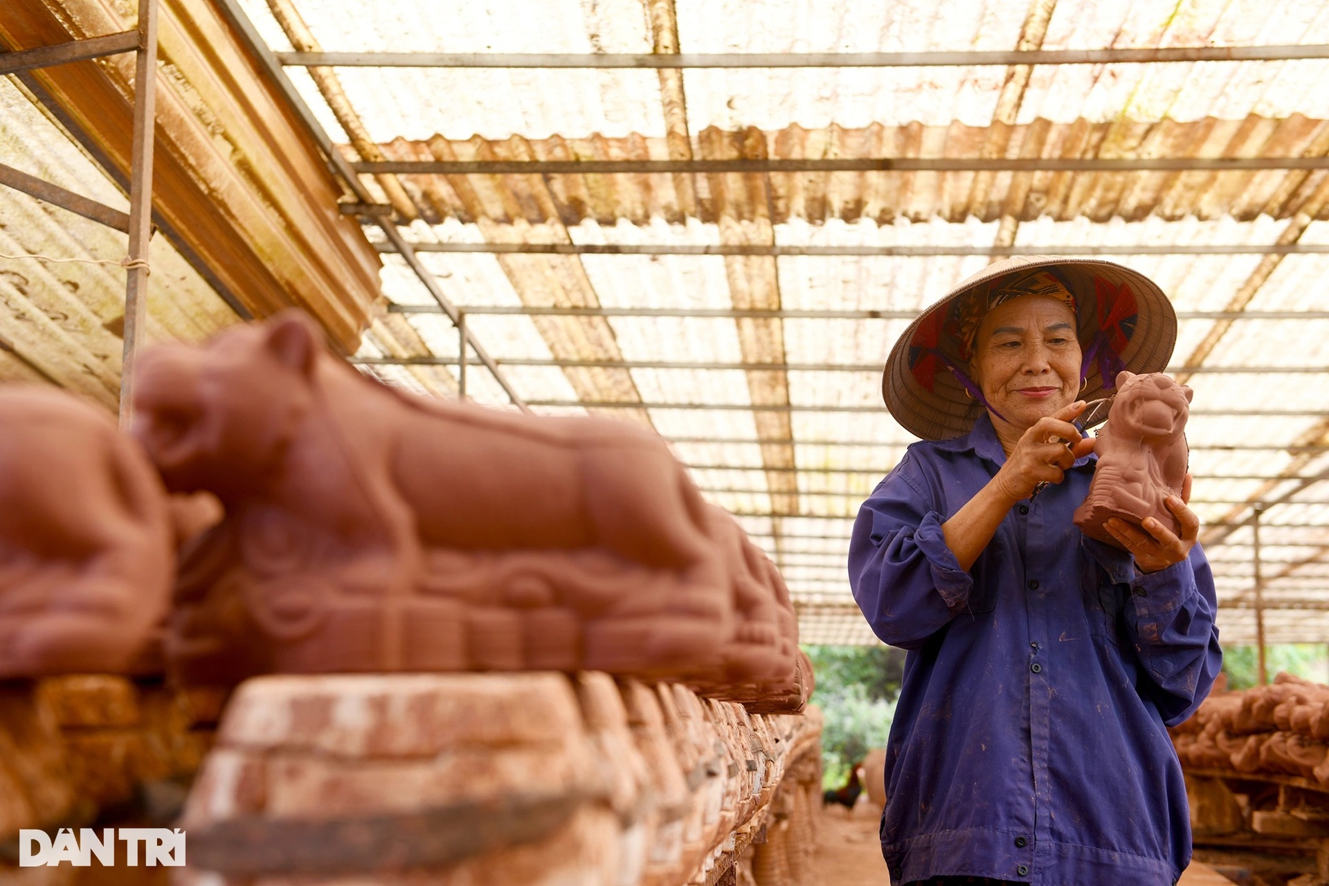 Hổ đất nung ở các lò gốm Bình Dương cháy hàng phục vụ thị trường Tết - 6 Hổ đất nung ở các lò gốm Bình Dương cháy hàng phục vụ thị trường Tết - 6