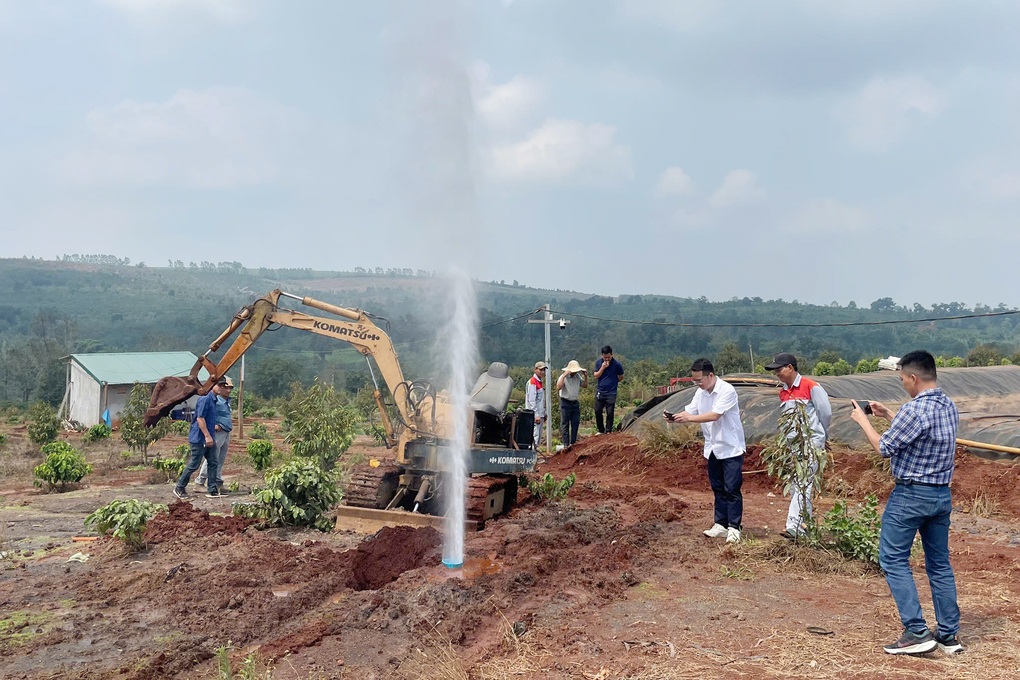 Người dân kiến nghị kiểm tra giếng phun khí, nước như vòi rồng ở Gia Lai - 1