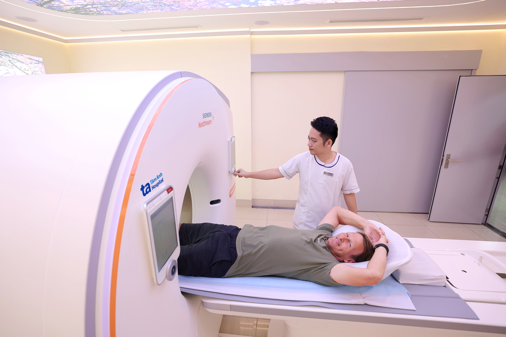 Bệnh viện Đa khoa Tâm Anh chăm sóc chuyên sâu những “đôi chân triệu đô” của bóng đá Anh - 4 Bệnh viện Đa khoa Tâm Anh chăm sóc chuyên sâu những “đôi chân triệu đô” của bóng đá Anh - 4