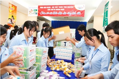 Hơi ấm từ đất liền gửi ra biển đảo