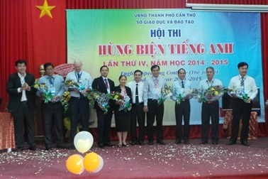 Học sinh Cần Thơ thi hùng biện tiếng Anh