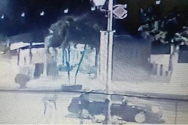 Nhóm người đi ô tô tông xe máy rồi hung hãn cầm dao chém chết nạn nhân