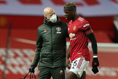 Man Utd chịu tổn thất lớn, Pogba vắng mặt ở hai trận đại chiến