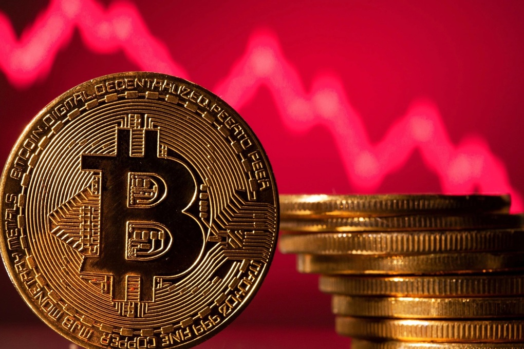 Giá bitcoin liên tục rớt thảm