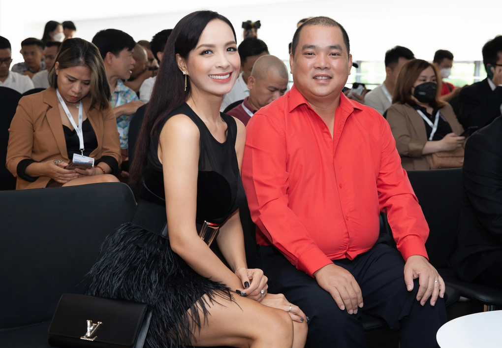 Linh Nga đọ sắc với cựu siêu mẫu Thúy Hạnh - 3 Linh Nga đọ sắc với cựu siêu mẫu Thúy Hạnh - 3