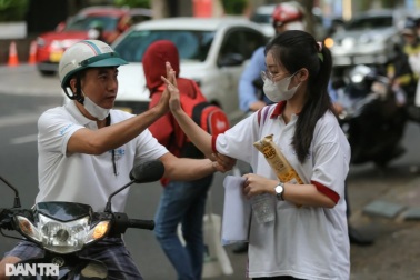 Món quà quý giá nhất với cha mẹ
