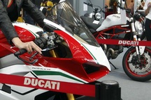 Ducati công bố giá bán Panigale V4 từ 746 triệu đồng